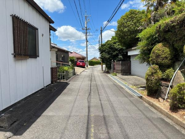 岡崎市鴨田町山畔・中古戸建の前面道路含む現地写真|前面道路です。