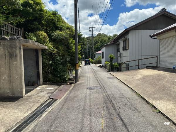 岡崎市鴨田町山畔・中古戸建の前面道路含む現地写真|前面道路です。