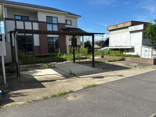 岡崎市若松町大廻・中古戸建の駐車場|３台駐車できます！