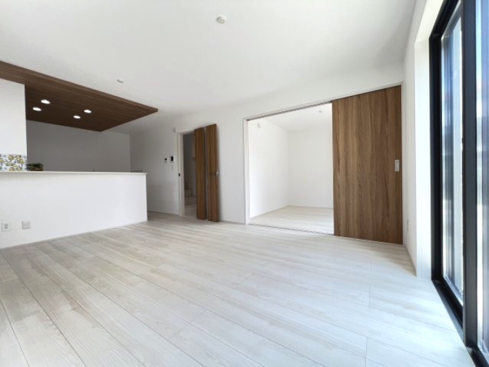 高浜市呉竹町3期　全3棟　3号棟の居間・リビング