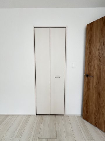 高浜市呉竹町3期　全3棟　3号棟の収納|西7.5帖洋室