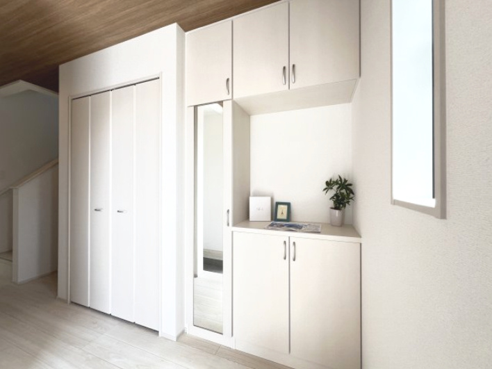 高浜市呉竹町3期　全3棟　3号棟の収納|玄関収納