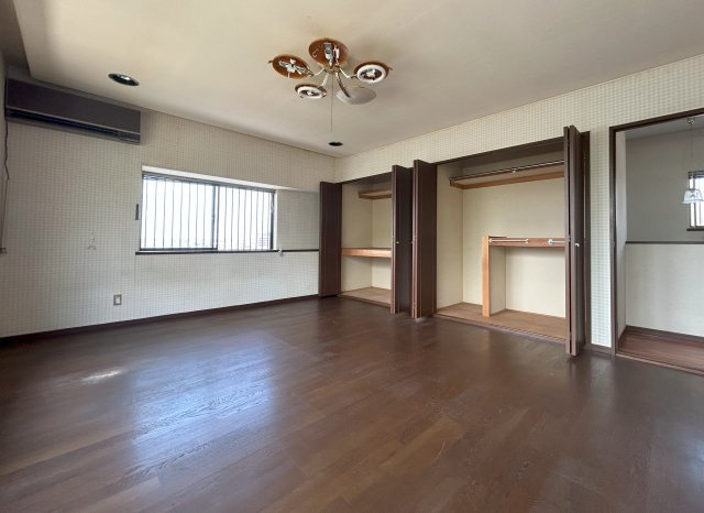 和泉市寺門町2丁目戸建の洋室|２階洋室　約12.1帖