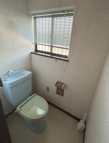 和泉市寺門町2丁目戸建のトイレ|２階トイレ