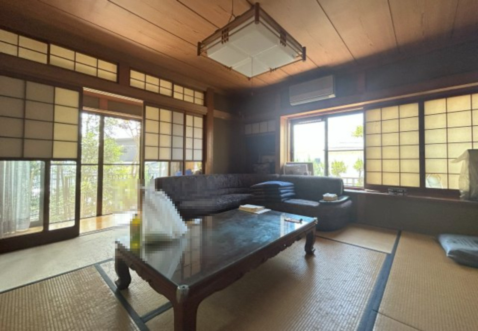 和泉市寺門町2丁目戸建の和室|１階和室　約9.6帖