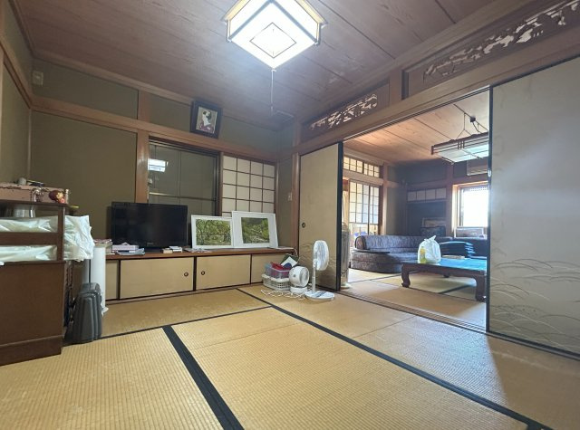 和泉市寺門町2丁目戸建の和室|１階和室　約7.2帖