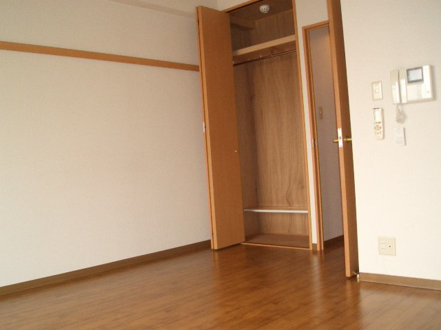 ノーブルハイム岡山の居間・リビング