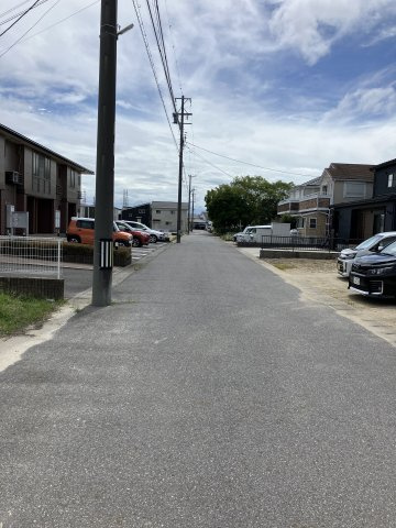 碧南市岬町１丁目の前面道路含む現地写真