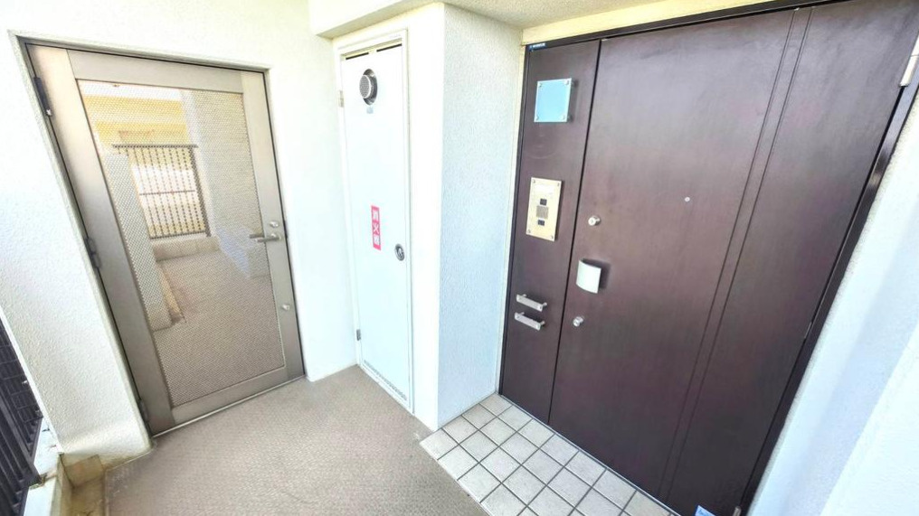 デュオプレステージ明石魚住パラーシオの玄関