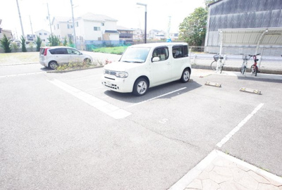 【駐車場】 | ユニベール神戸 | 駐車場