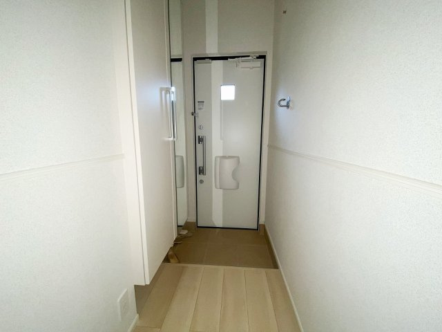 カーサ・プリートの玄関|別号室の参考写真です。