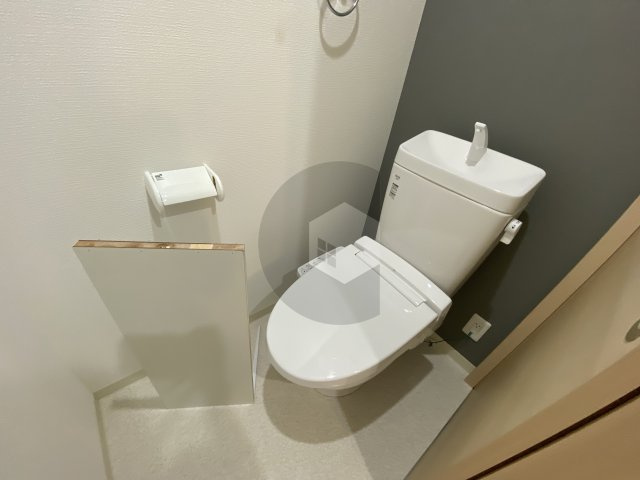 badge tomoi Est2のトイレ