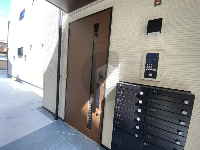 badge tomoi Est2のエントランス