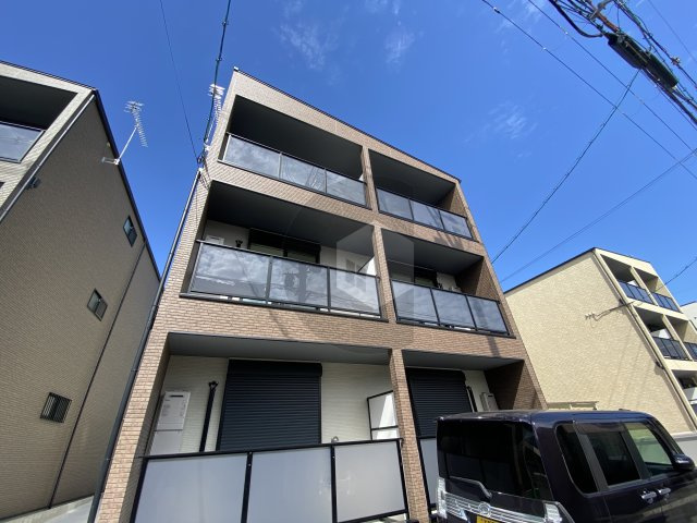 badge tomoi Est2の外観