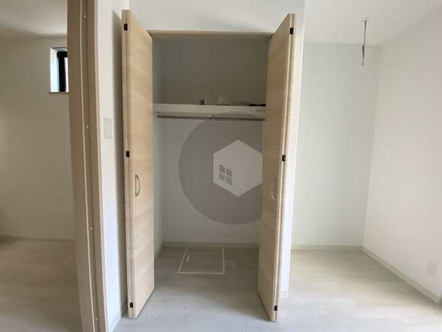 badge tomoi Est2の収納