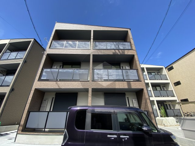 badge tomoi Est2の外観