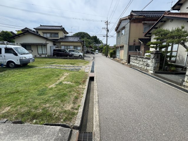 金沢市利屋町の前面道路含む現地写真
