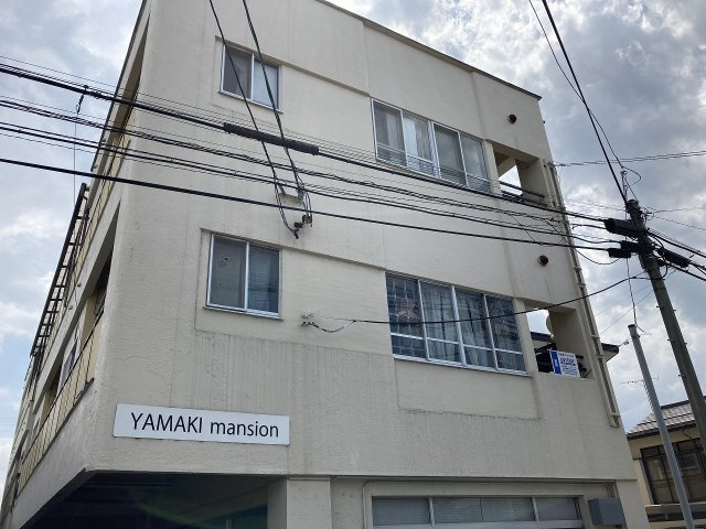 やまきマンションの外観