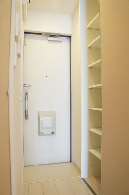 リブリ・CASA TRESの玄関|シンプルで使いやすい玄関です