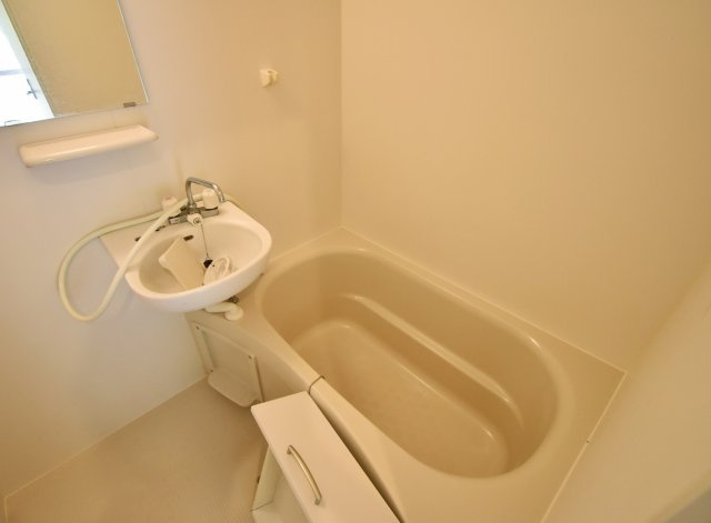 ソリッソ有馬の浴室