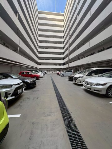 茨木グランドハイツの駐車場