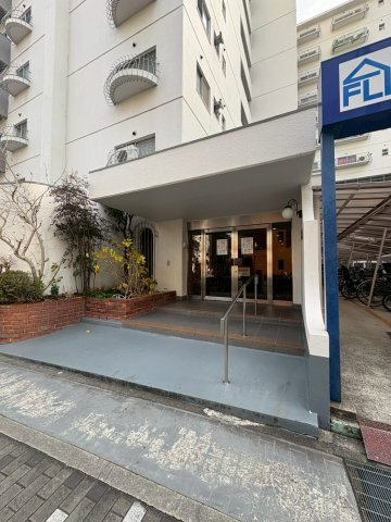 茨木グランドハイツのエントランス
