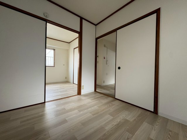 茨木グランドハイツの洋室