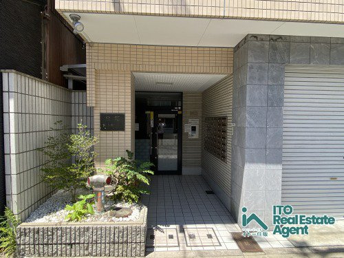 日邦丸太町ビルの外観