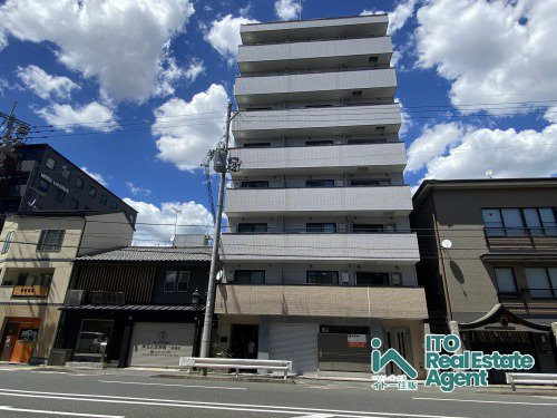 日邦丸太町ビルの外観