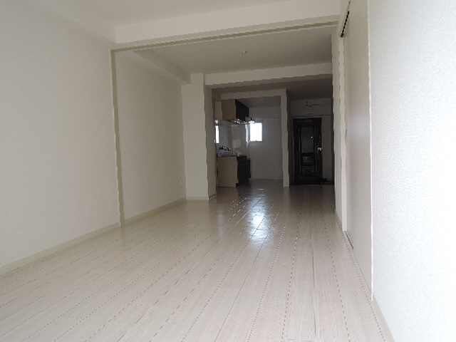 クレアトーレ姫路駅前の居間・リビング