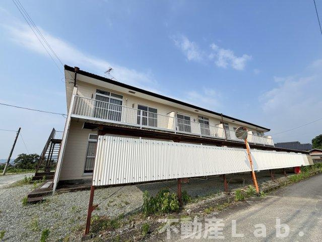 八代郡氷川町高塚のアパートの外観