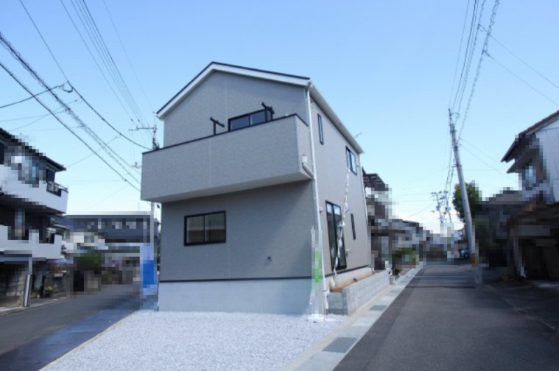 グレイドルガーデン　高知市薊野西町第1　1号棟の前面道路含む現地写真