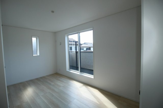 グレイドルガーデン　高知市薊野西町第1　1号棟の洋室|2F　南西の部屋　8.0帖