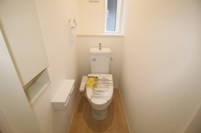 グレイドルガーデン　高知市薊野西町第1　1号棟のトイレ|2F