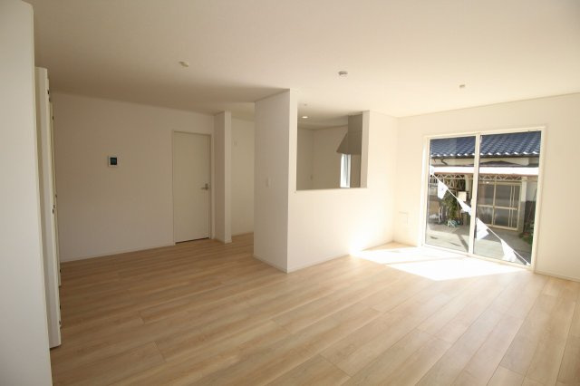 グレイドルガーデン　高知市薊野西町第1　1号棟の居間・リビング|LDK　18.5帖