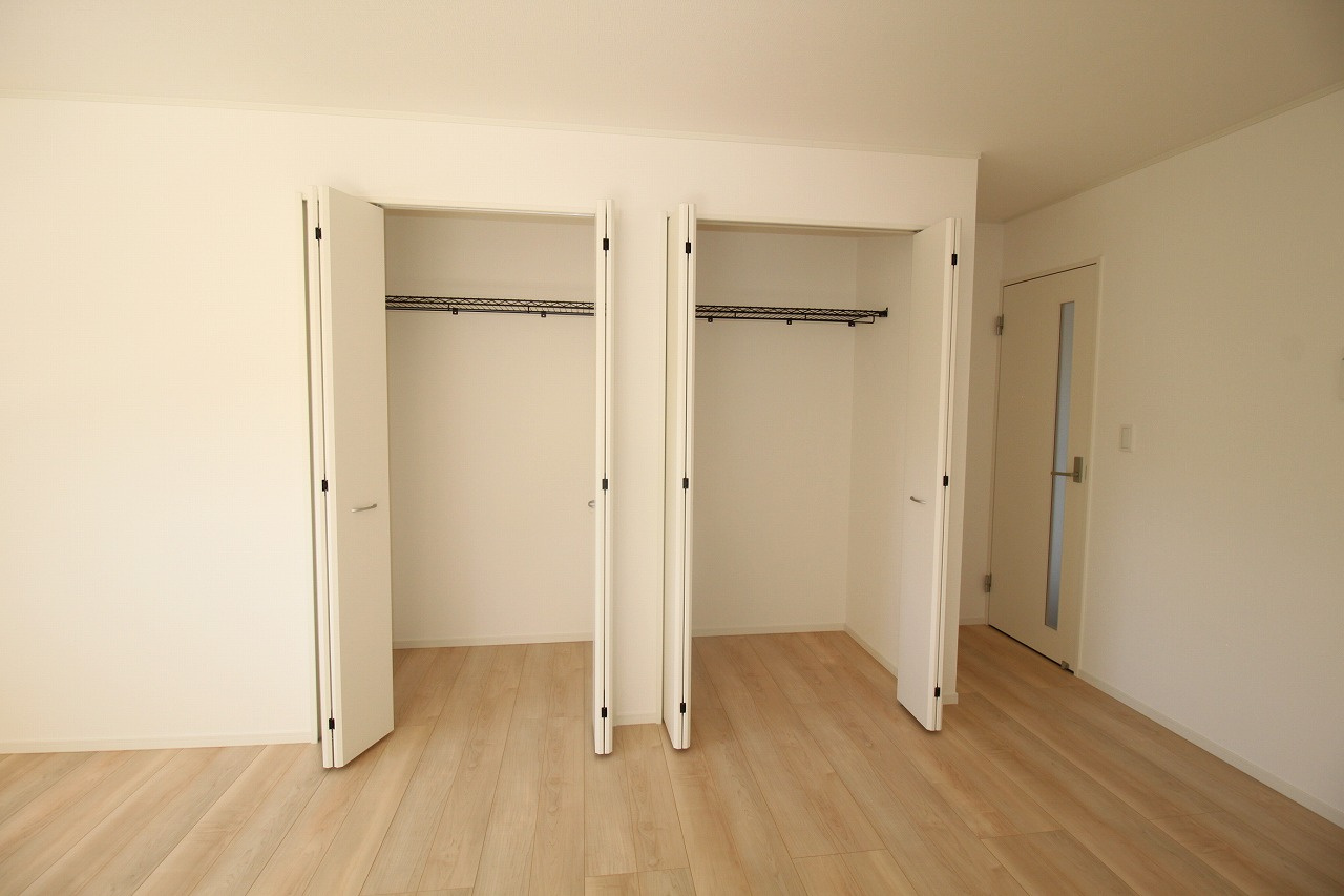 グレイドルガーデン　高知市薊野西町第1　1号棟の収納|LDK　18.5帖