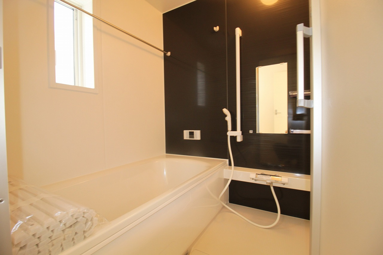 グレイドルガーデン　高知市薊野西町第1　1号棟の浴室