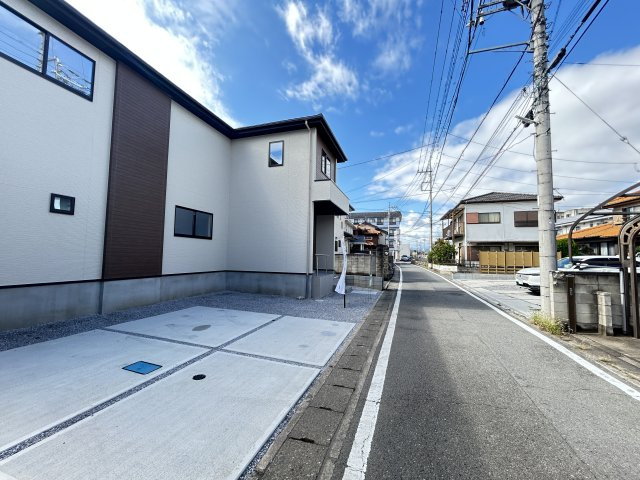 新築　高崎市下小鳥町1期　１号棟の前面道路含む現地写真|現地写真　北側接道幅員約4ｍ