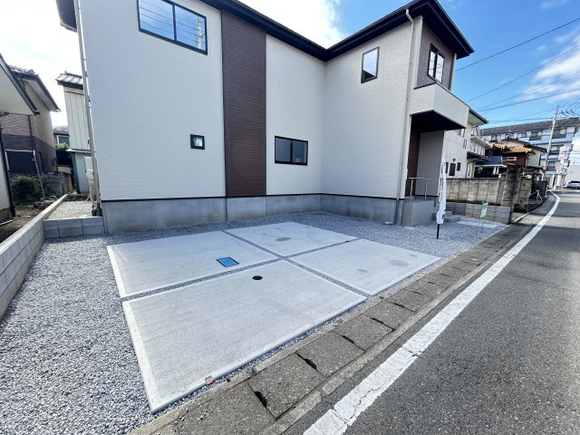 新築　高崎市下小鳥町1期　１号棟の駐車場|現地写真　駐車スペースは並列3台分可能です！
