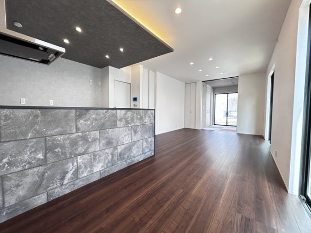 ●鈴鹿市末広南１丁目 新築戸建の居間・リビング