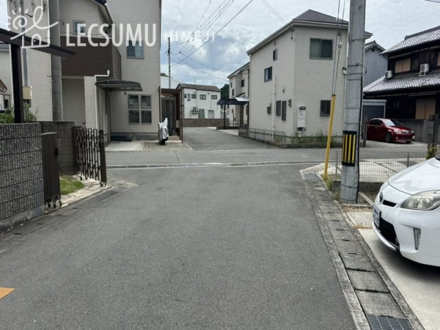 姫路市白浜町宇佐崎中1丁目/中古戸建の前面道路含む現地写真
