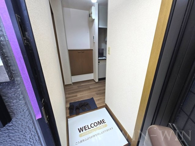 アルシア・スギの玄関