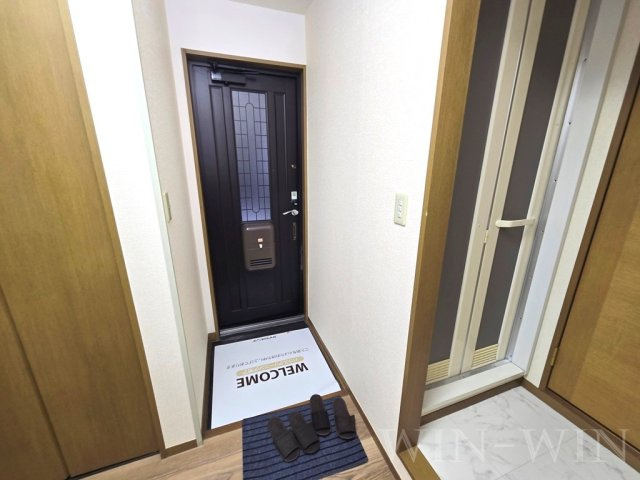 アルシア・スギの玄関