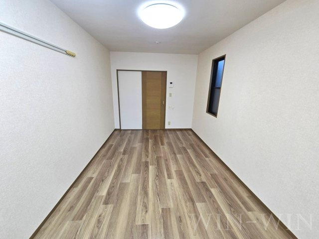 アルシア・スギの居間・リビング