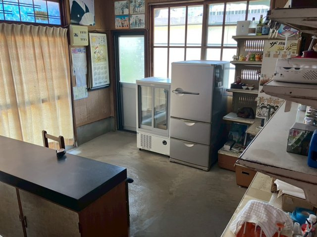 野市町西佐古　中古一戸建て（平屋）のその他|作業や保管に便利な土間です♪