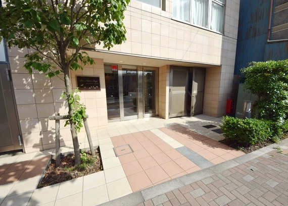 ボンナチュール入谷のエントランス