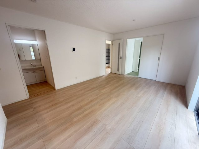 クレイドルガーデン　南城市大里稲嶺第-１号棟の居間・リビング|ゆったり過ごせるリビングです