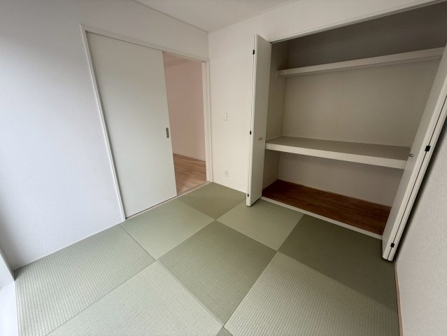 クレイドルガーデン　南城市大里稲嶺第-１号棟の和室|フローリングだけでなく、和室もあります