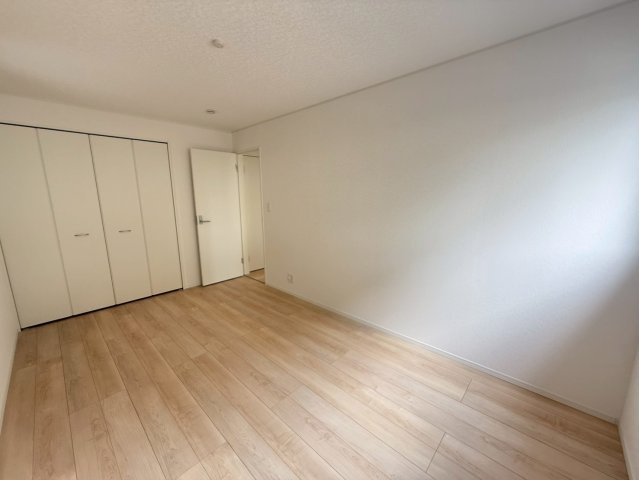 ♥♥南城市大里稲嶺第-１号棟の洋室|明るい洋室です