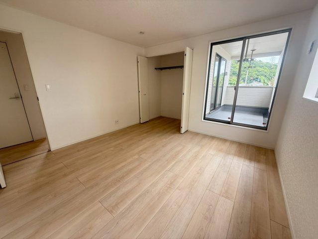 クレイドルガーデン　南城市大里稲嶺第-１号棟の洋室|使い勝手のいい洋室です